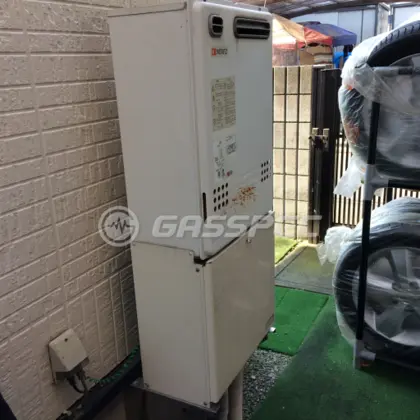 施工前の給湯器