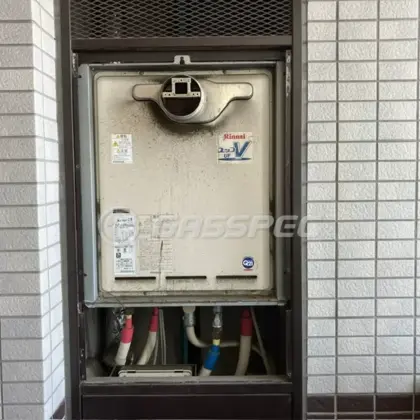 施工前の給湯器
