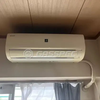 施工前のエアコン（AY-A40EE8）