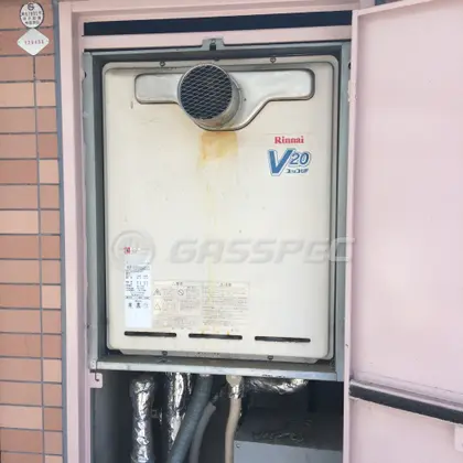 施工前の給湯器（RUF-V2005SAT-1）