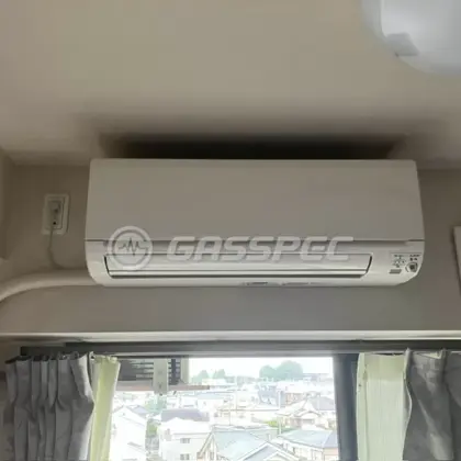 施工前のエアコン（MSZ-P225-W）