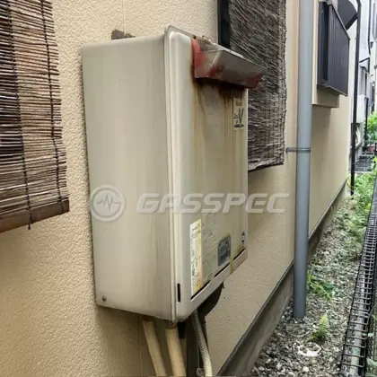 施工前の給湯器（RUF-V2405SAW）