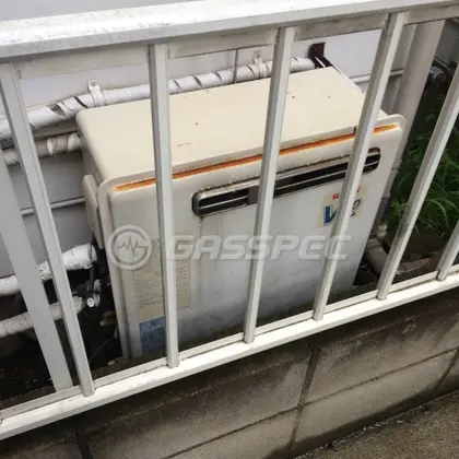 施工前の給湯器（RFS-V2000SA-E）