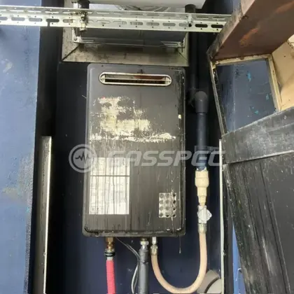 施工前の給湯器（GQ-2421WZ-2）
