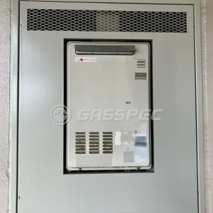 施工前の給湯器（OUR-1600）