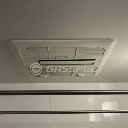 施工前の浴室乾燥機（FD2810J3M）