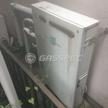 施工前の給湯器（FH-16S）