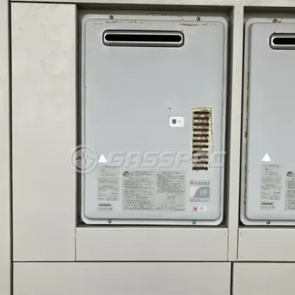 施工前の給湯器（RUJ-1610W）