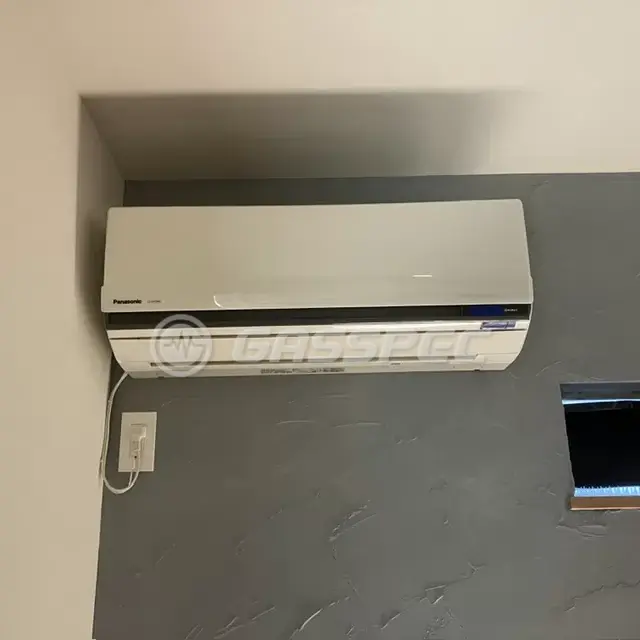 交換前のエアコン（パナソニック CS-GX284C-W）