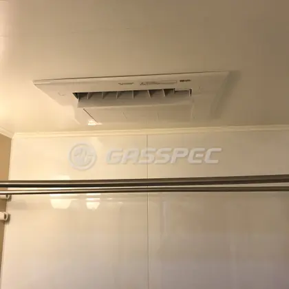 施工後の浴室乾燥機（リンナイ RBH-C418K3P）