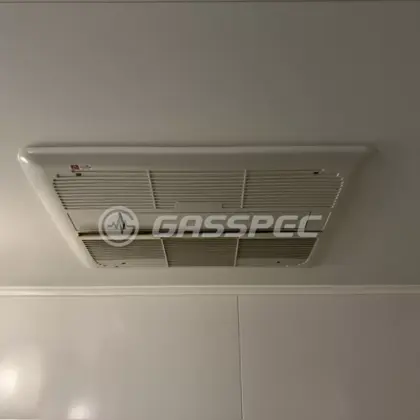 施工前の浴室乾燥機（FD2810J3）