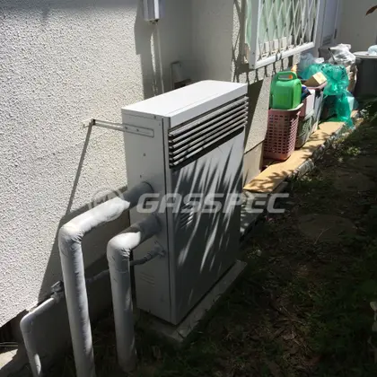 施工前の給湯器（GRQ-1601）