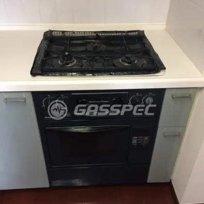 施工前のビルトインガスコンロ（RBR-311EB5C）