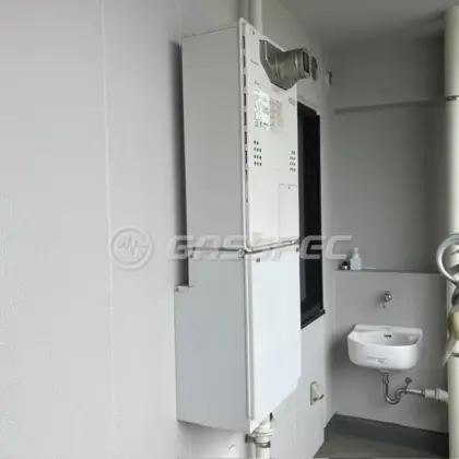 施工前の暖房熱源機（GTH-C2439SAWX3H-T）