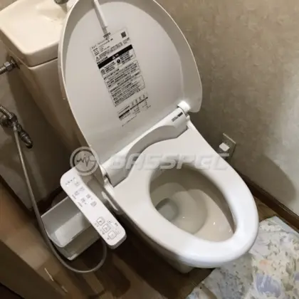 施工後の便座（TOTO TCF2222E）
