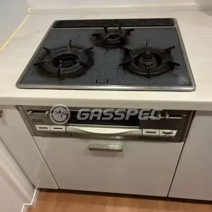 施工前のビルトインガスコンロ（RBG-N31A8GS3M）