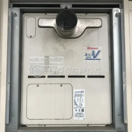 施工前の暖房熱源機（RUFH-VD2401SAT2-3）