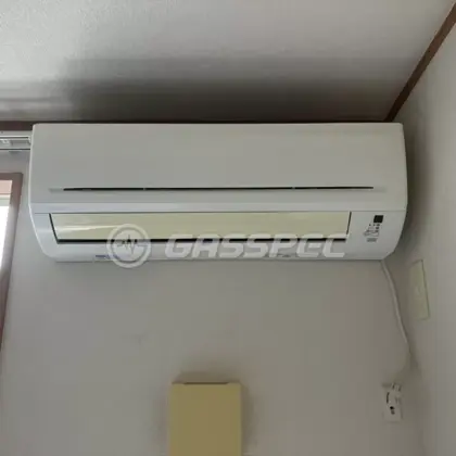 施工前のエアコン（AN22MESJ-W）