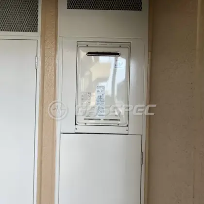 施工前の給湯器（RUJ-V2011W(A)）