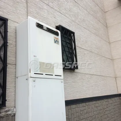 施工前の給湯器（RUF-V2000SAW-1）