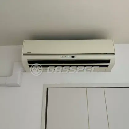 施工前のエアコン（RAS-221NAD）