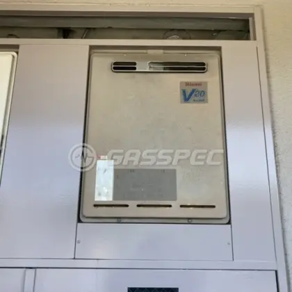 施工前の給湯器（RUF-V2000SAW-1）