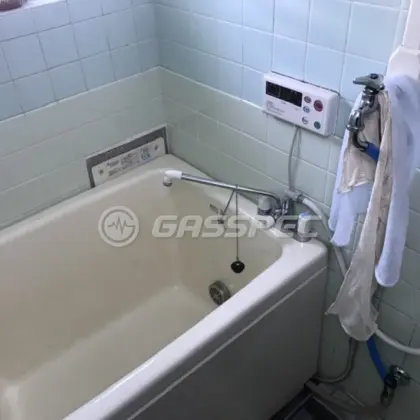 施工前の給湯器（HOL-1660AQ）
