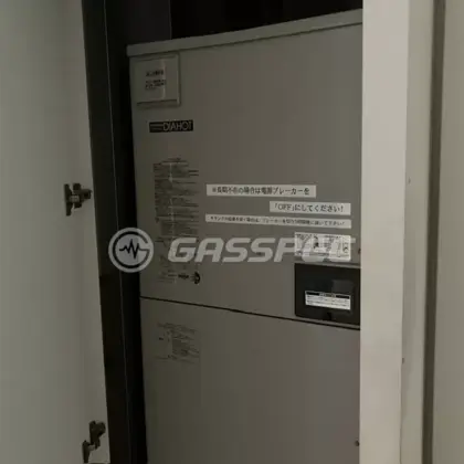 施工前の電気温水器（SRT-3768WFUD-BL）