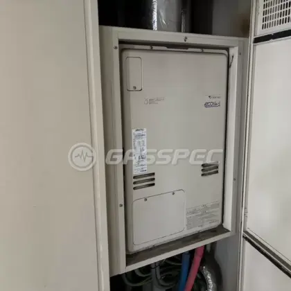施工前の暖房熱源機（RUFH-K2400AU2-3）