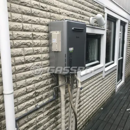 施工後の給湯器（リンナイ RUF-E2406SAW）