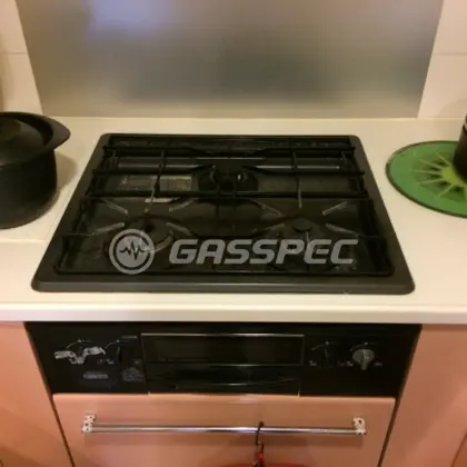 施工前のビルトインガスコンロ（DG3058NF）