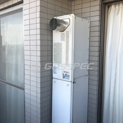 施工前の給湯器（RUF-VS2000SAT）