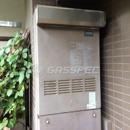 施工前の給湯器（AT-245RA-S-F）