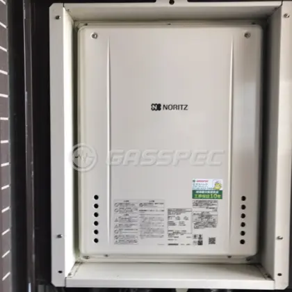 施工後の給湯器（ノーリツ GT-2460SAWX-H-2 BL）