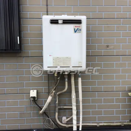 施工前の給湯器（RUF-V2400SAW）