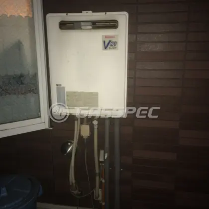 施工前の給湯器（RUF-V2000SAW-1）