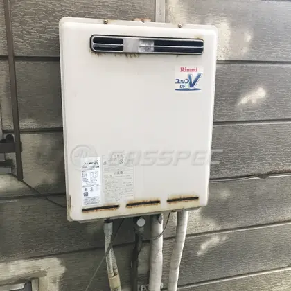 施工前の給湯器（RUF-V2001SAW）