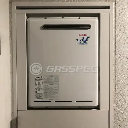 施工前の給湯器