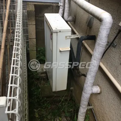 施工前の給湯器（FQ164AZR）