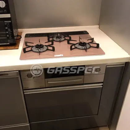 施工後のビルトインガスコンロ（リンナイ RHS31W23L8RSTW）