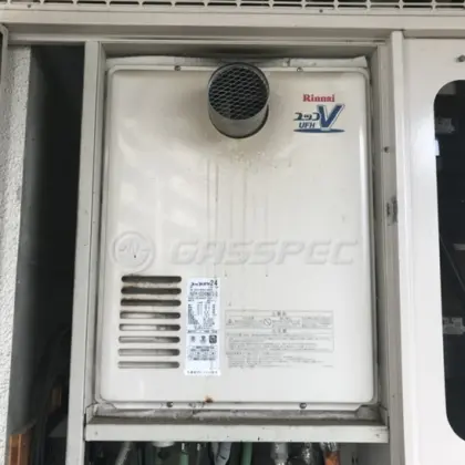 施工前の暖房熱源機（RUFH-VD2400AT2-3）