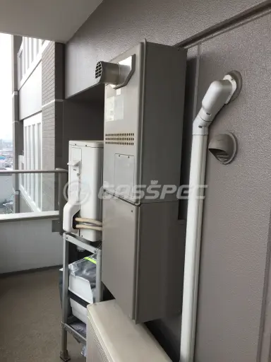 施工前の暖房熱源機（GTH-2413AWXH-T）