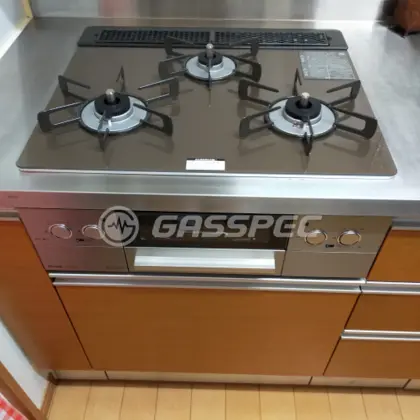 施工後のビルトインガスコンロ（リンナイ RHS31W32L23RSTW）