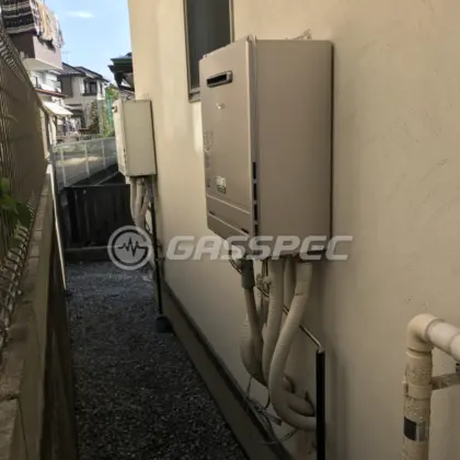 施工後の給湯器（パロマ FH-E2422SAWL）