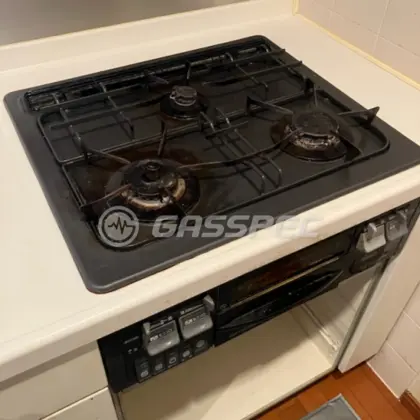 施工前のビルトインガスコンロ（DW3268DR）