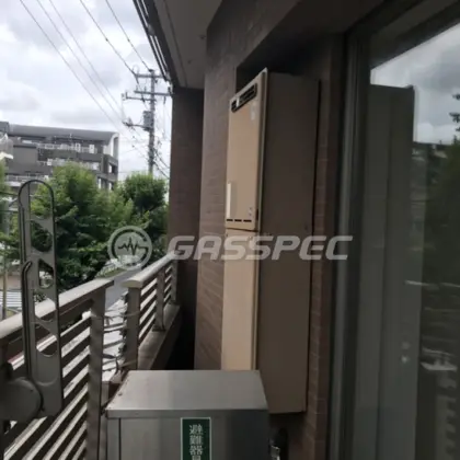 施工前の給湯器（RUF-V2401AW）