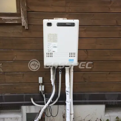 施工前の給湯器（RGE24KS10-S）