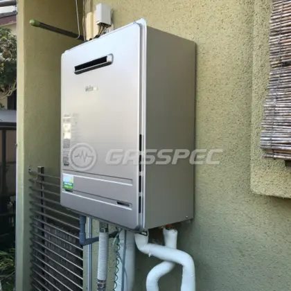 施工後の給湯器（パロマ FH-E2022SAWL）