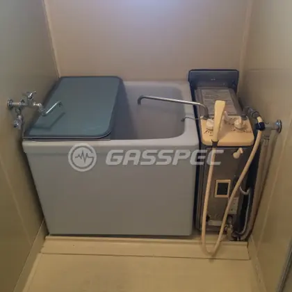 施工前の給湯器