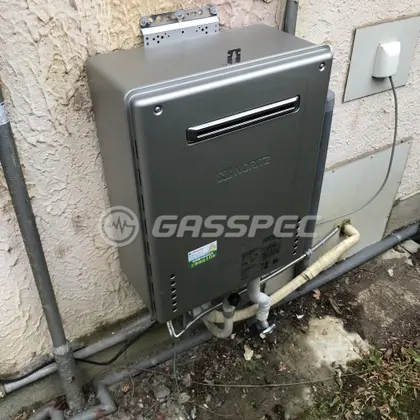 施工後の給湯器（ノーリツ GT-C2462SAWX-2 BL）